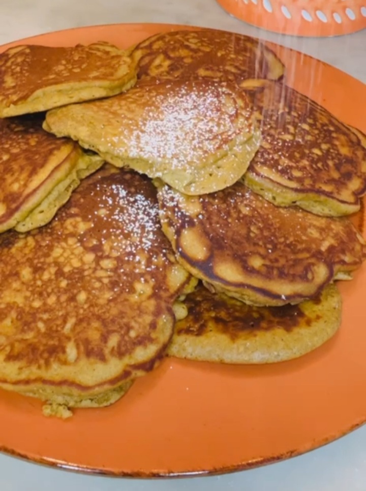 Gluten-Free Apple Cinnamon Teff Pancakes
